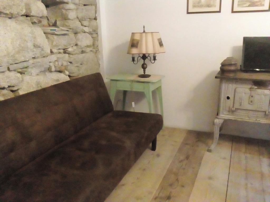La Corte Di Alzo Pella Eksteriør billede